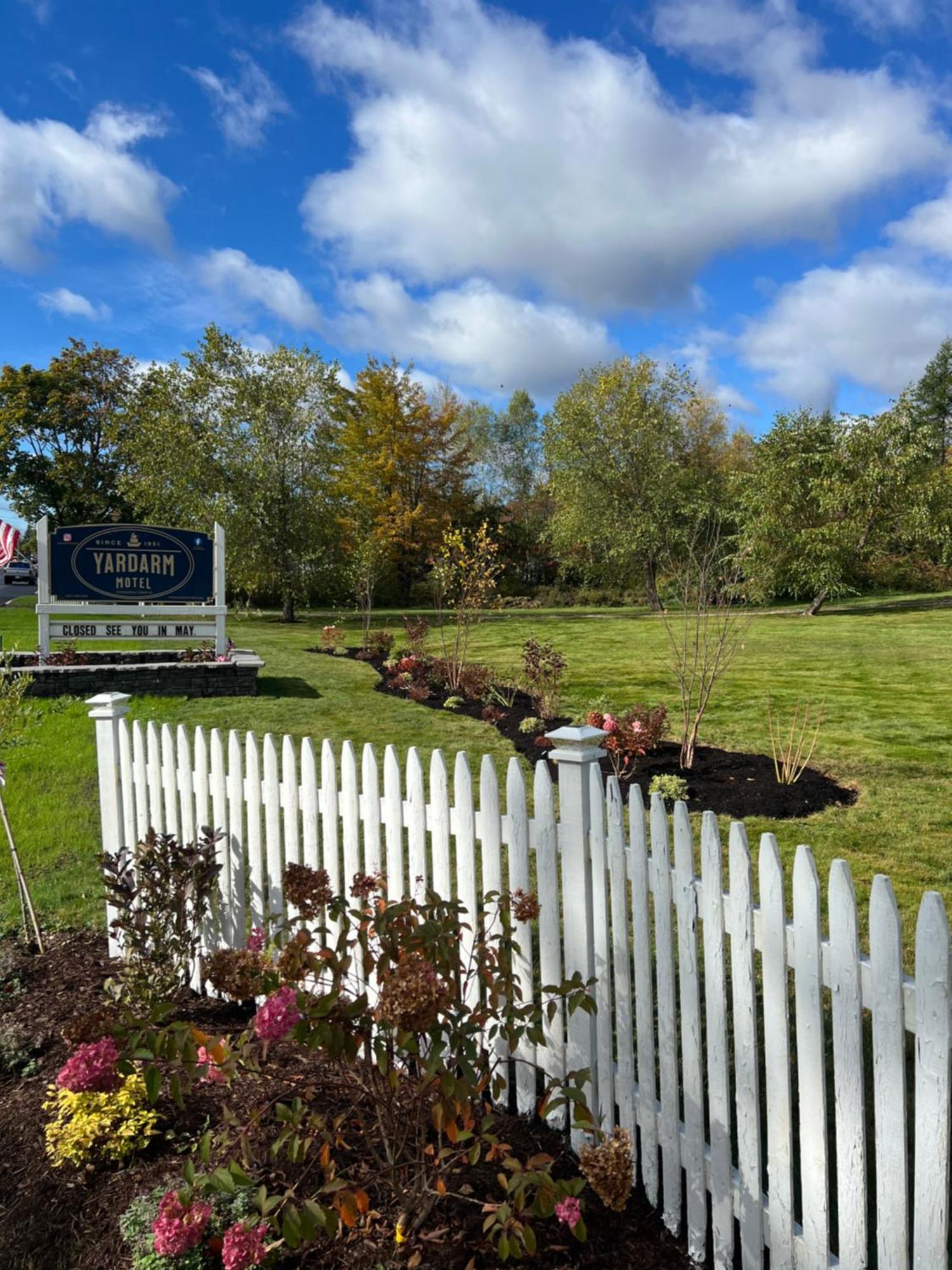 Yardarm Motel Searsport Exterior photo