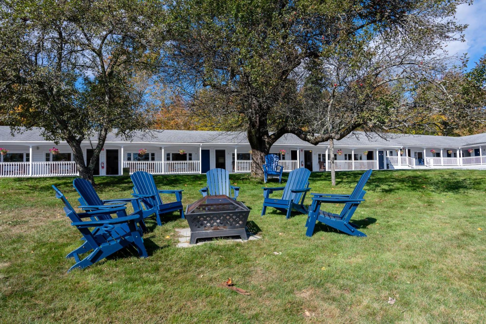Yardarm Motel Searsport Exterior photo