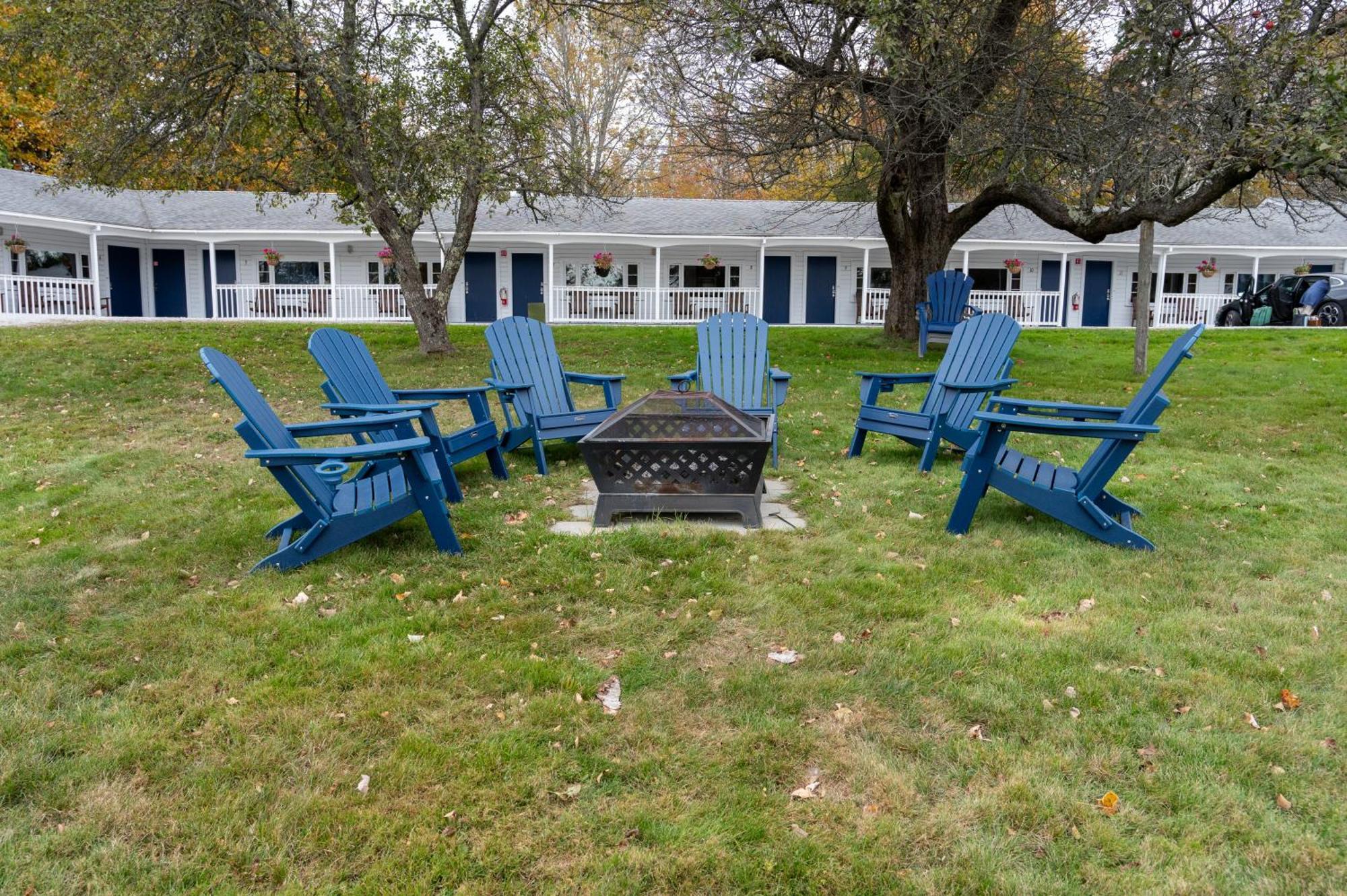 Yardarm Motel Searsport Exterior photo