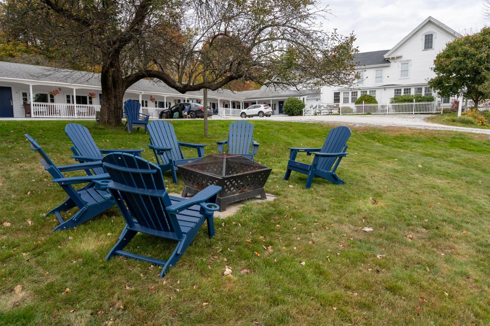 Yardarm Motel Searsport Exterior photo