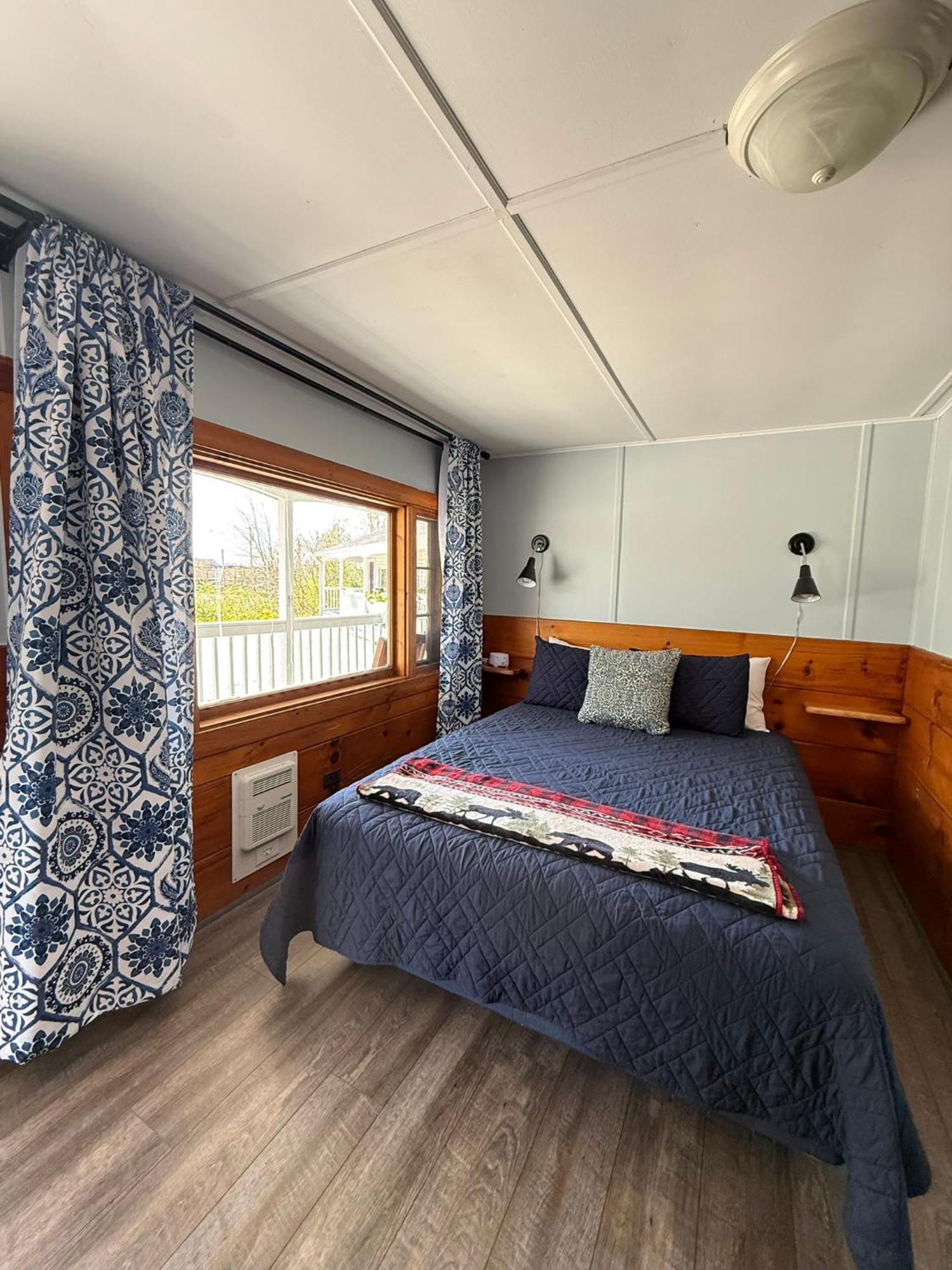 Yardarm Motel Searsport Exterior photo