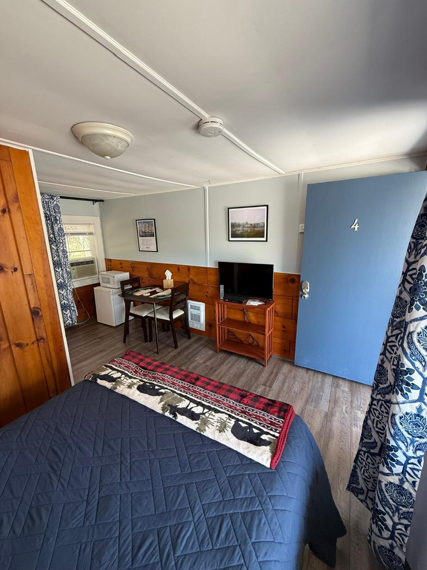 Yardarm Motel Searsport Exterior photo
